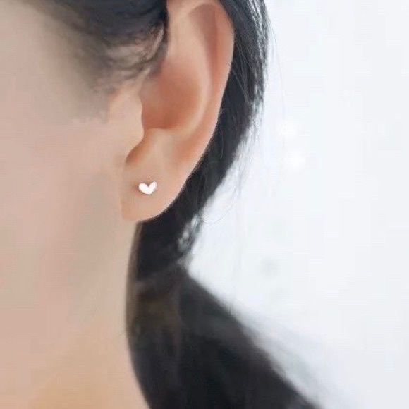 🔆3/$30 New Sterling Silver Heart Stud Earrings - Picture 2 of 3